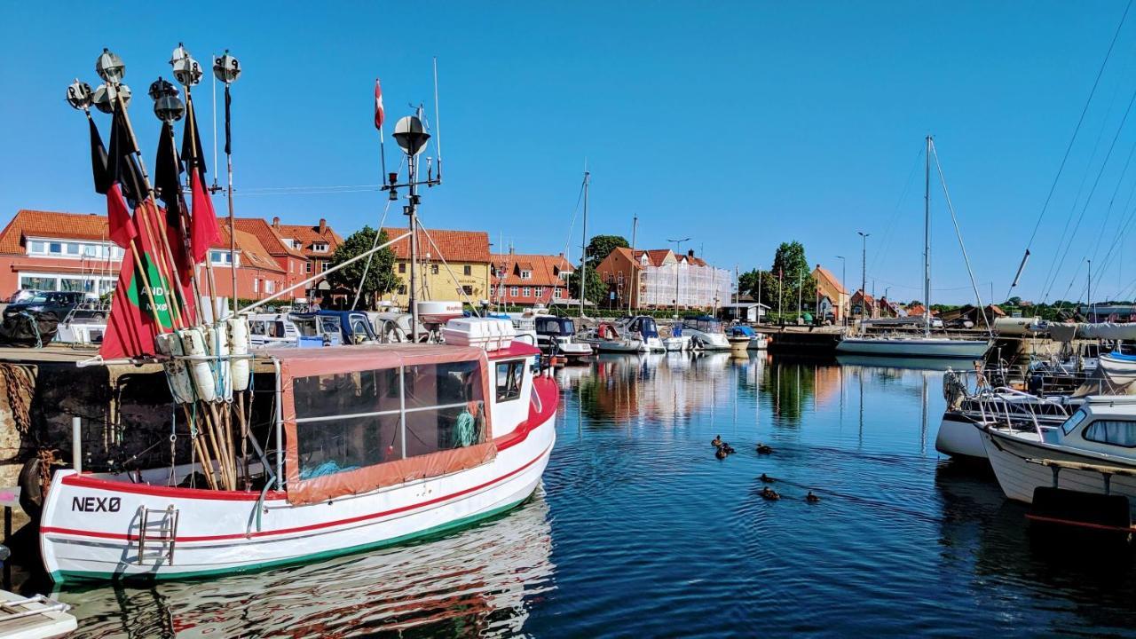 Motel Harbour Sleep à Neksø Extérieur photo