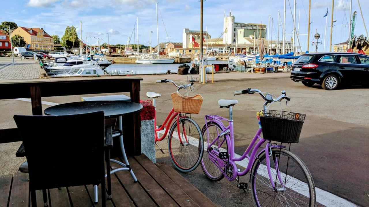 Motel Harbour Sleep à Neksø Extérieur photo