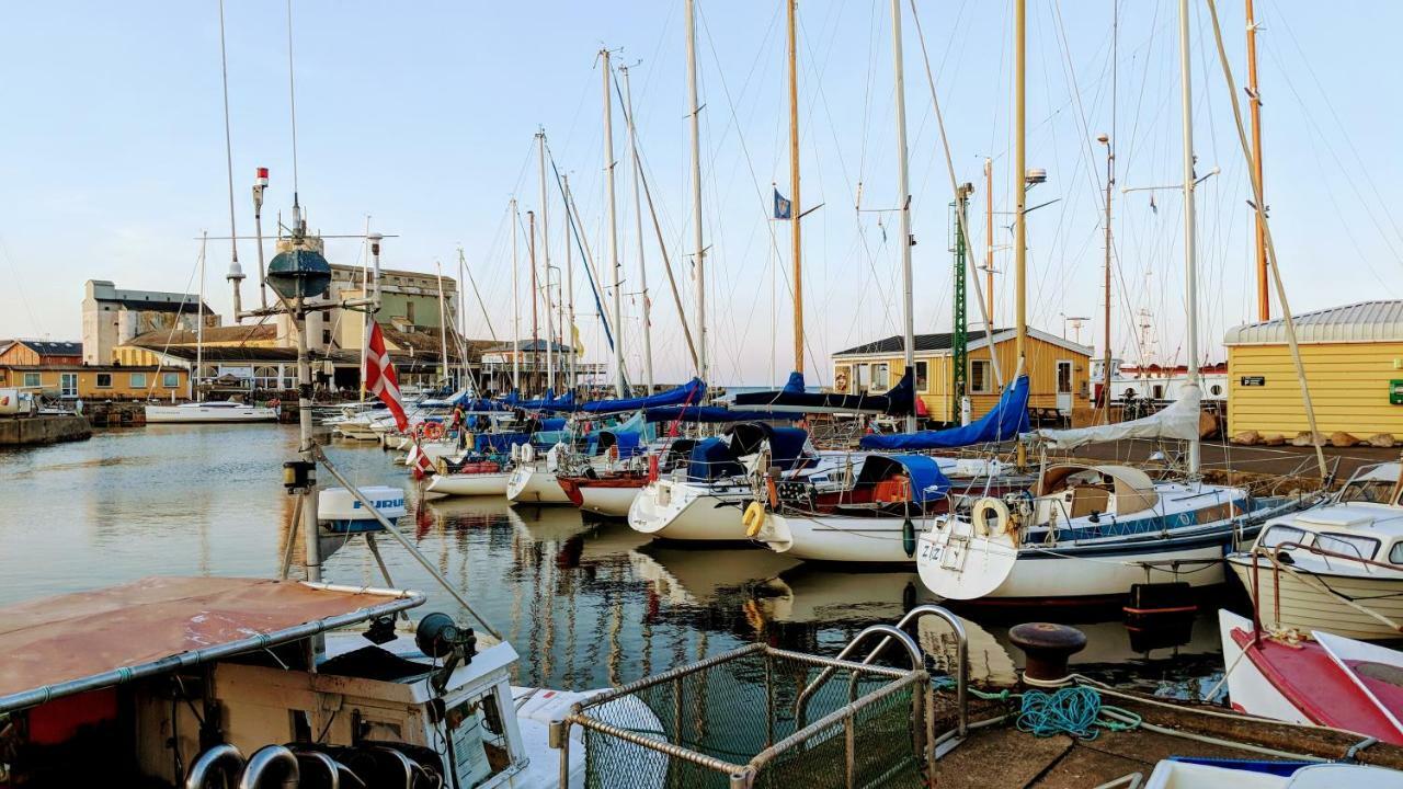 Motel Harbour Sleep à Neksø Extérieur photo